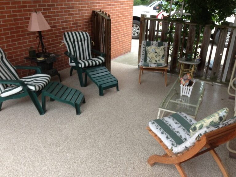 Example of a finished flake epoxy concrete floor coating in Sparks, NV – Diamond Coatings