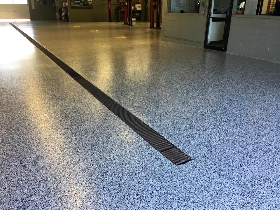Example of a finished flake epoxy concrete floor coating in Simi Valley, CA
