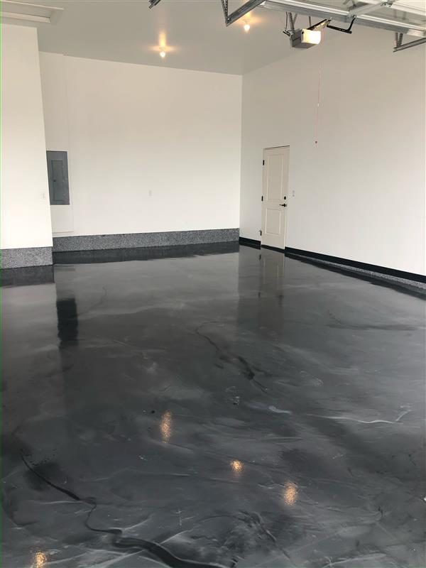 Example of a finished metallic epoxy floor in Spring Hill, FL – ACE Advanced Coating Experts