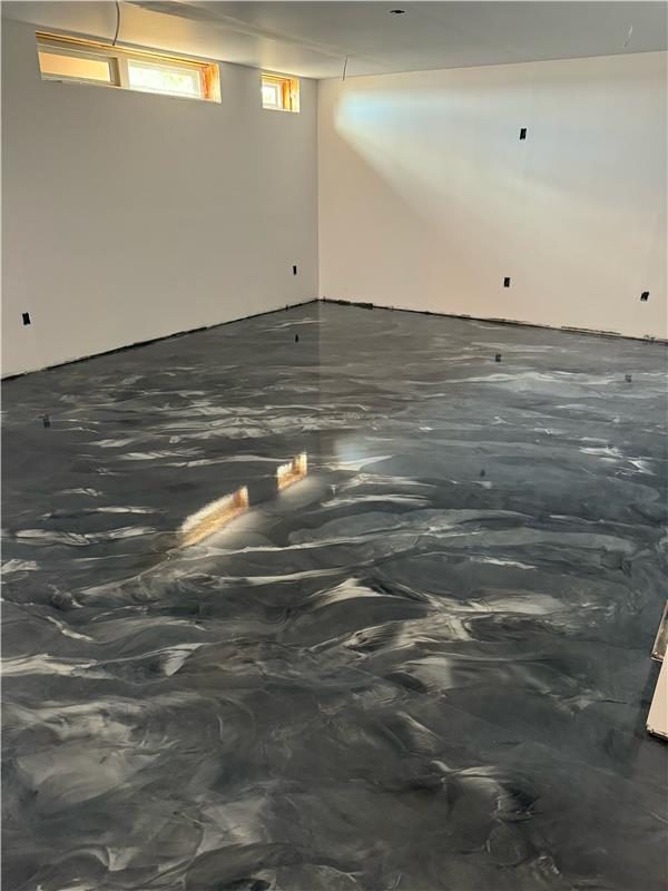 Example of a finished metallic epoxy floor in Nacogdoches, TX