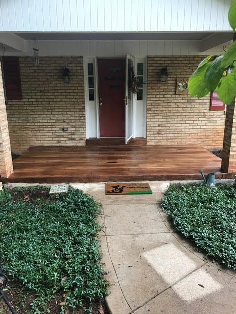 Example of a finished wood-look decorative concrete floor in Des Moines, IA – Garage Floor Epoxy Pros